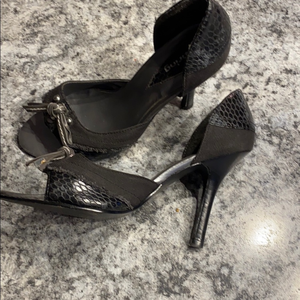 Spring heels - Picture 4 of 5